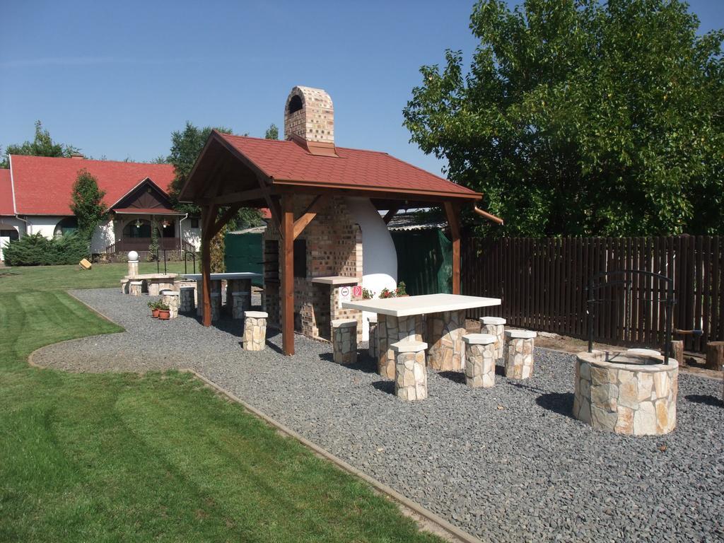 Sovirag Vendeghaz Hotel Hortobágy Exterior foto