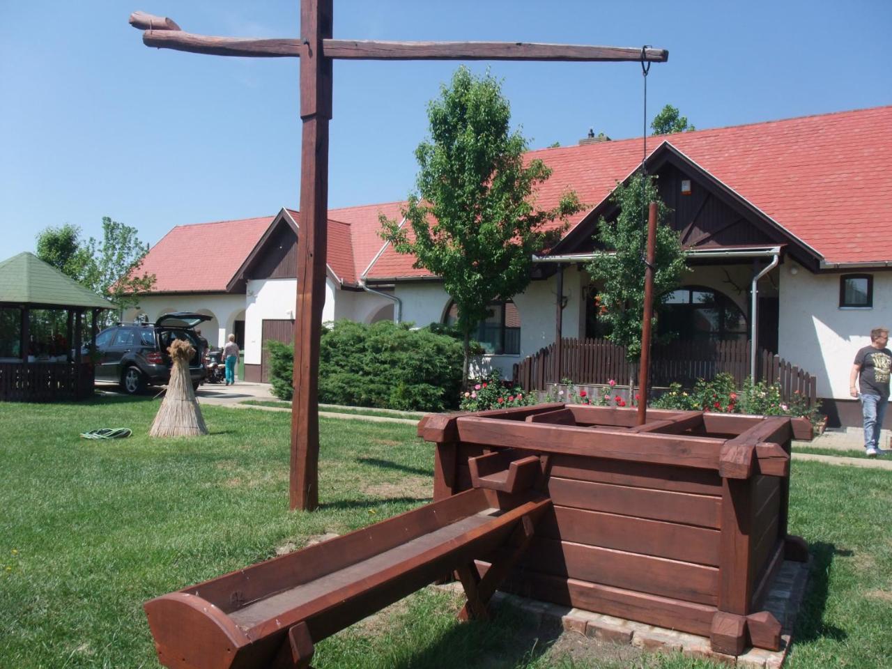 Sovirag Vendeghaz Hotel Hortobágy Exterior foto