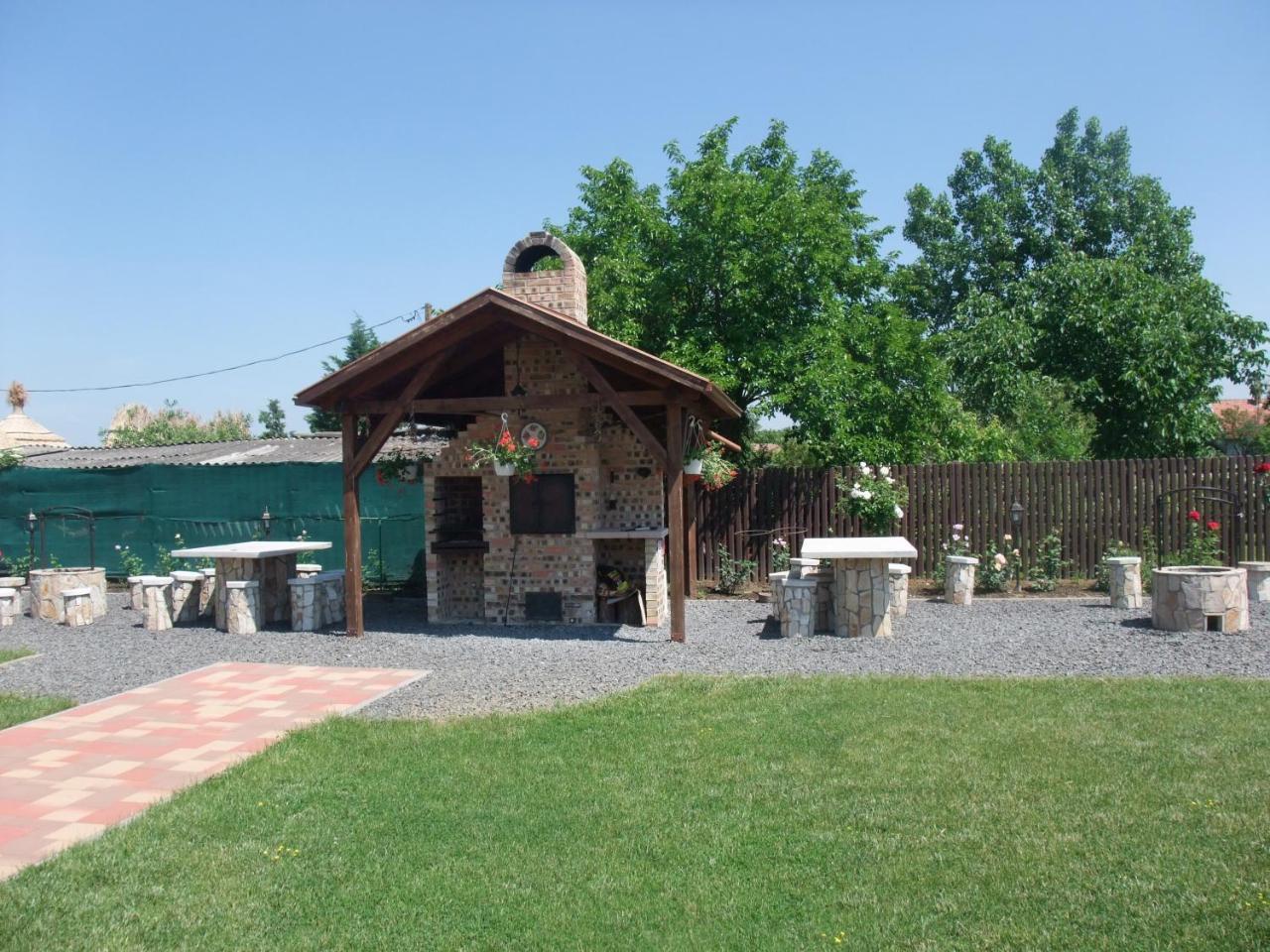Sovirag Vendeghaz Hotel Hortobágy Exterior foto